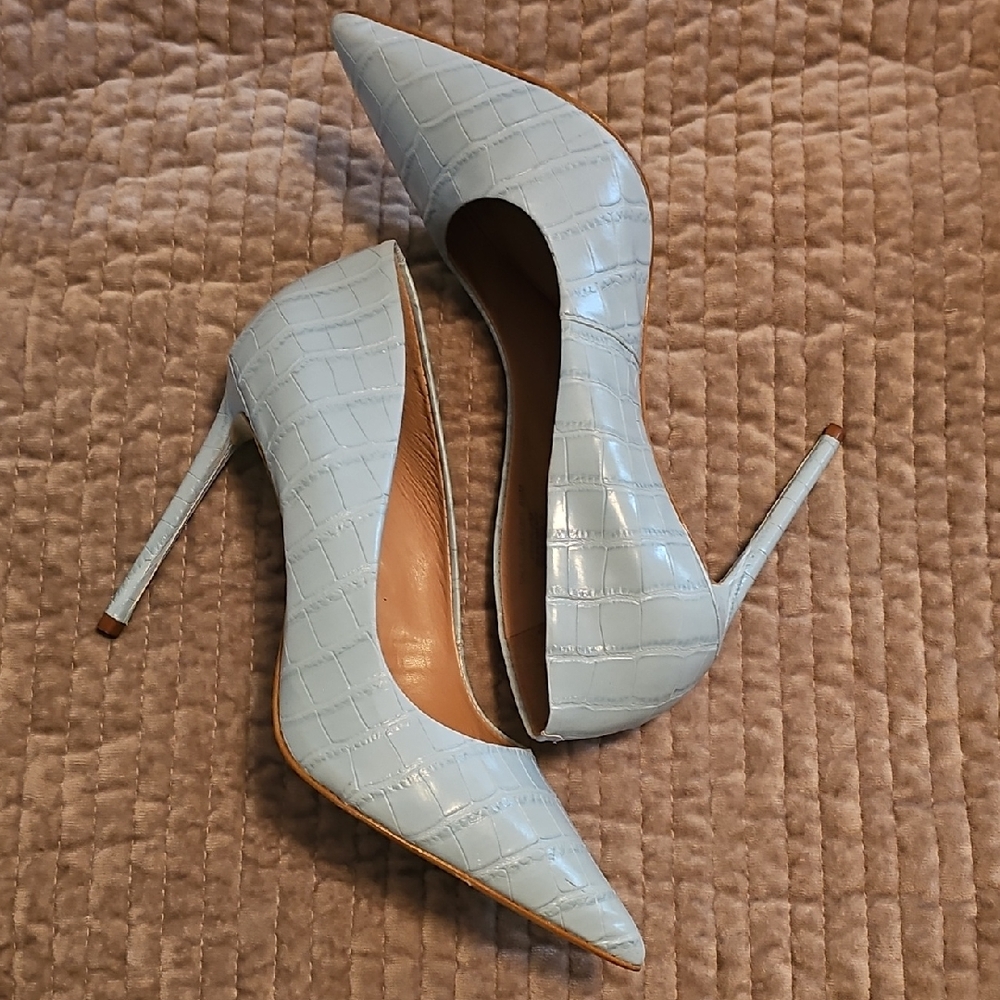 Elegant Blue Croc-Embossed Heels